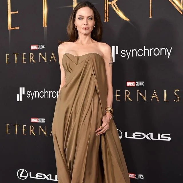 Angelina Jolie has inverted triangle body shape.