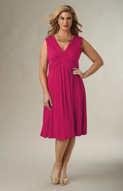 Picking the Right Neckline for Apple Body Types